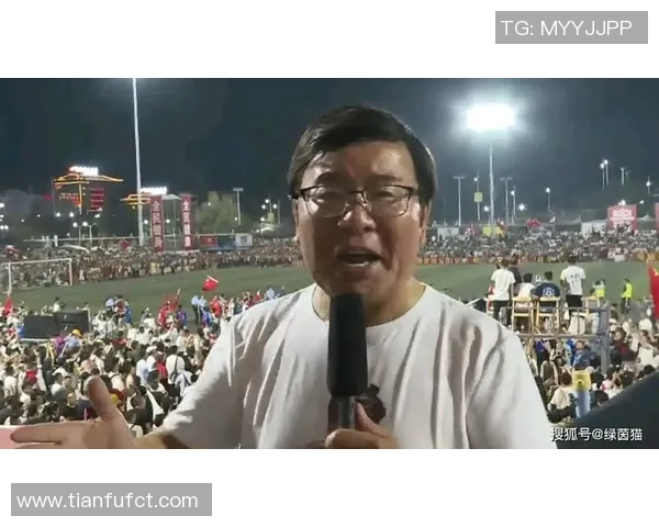 足球大叔照带你走进球场背后的故事与温暖瞬间